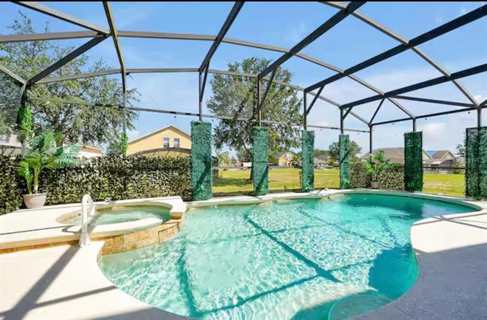 Image No.20-5 Bed Property for sale