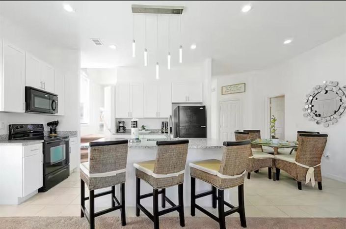 Image No.5-5 Bed Property for sale