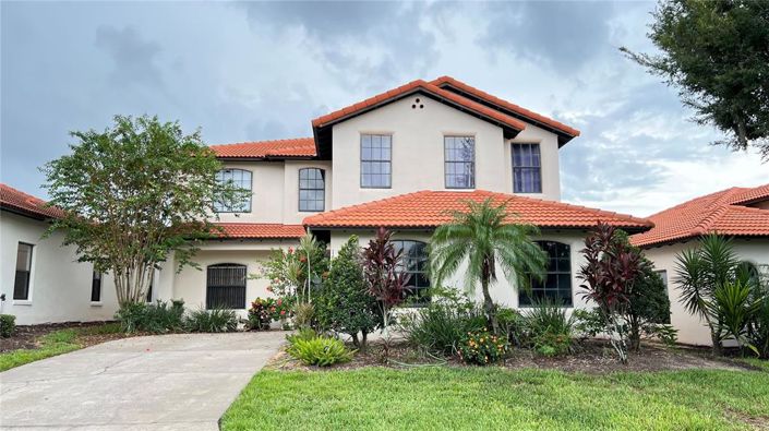 Image No.1-6 Bed Property for sale