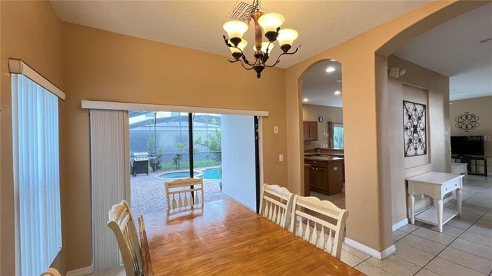 Image No.10-6 Bed Property for sale