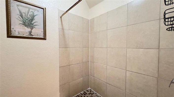 Image No.21-6 Bed Property for sale