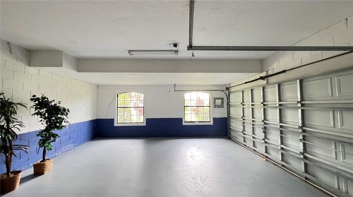 Image No.23-6 Bed Property for sale