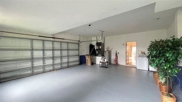 Image No.24-6 Bed Property for sale