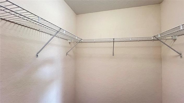 Image No.31-6 Bed Property for sale