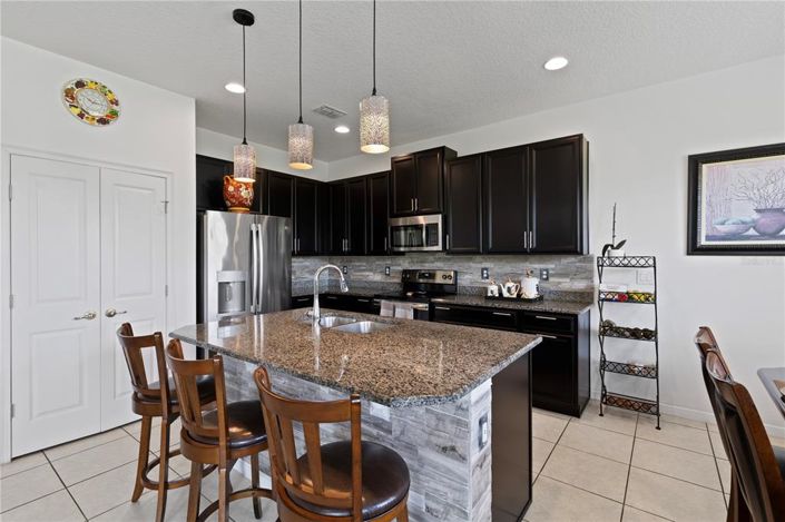 Image No.14-4 Bed Property for sale