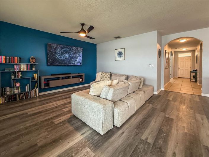 Image No.17-3 Bed Property for sale