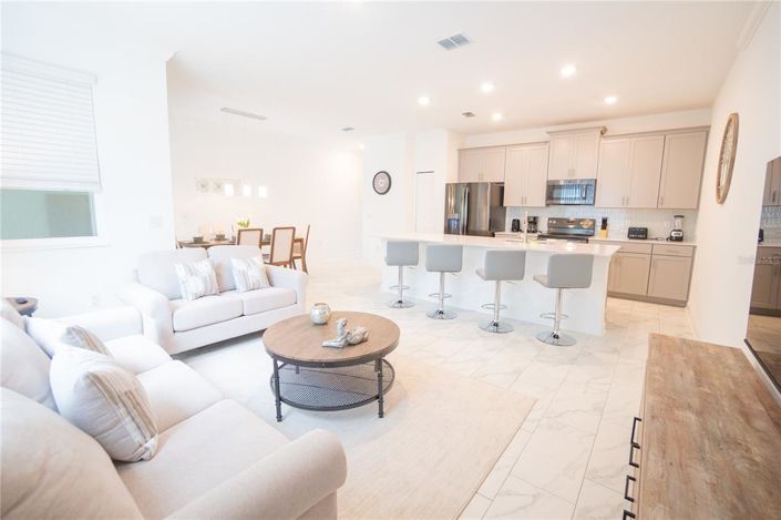 Image No.10-4 Bed Townhouse for sale