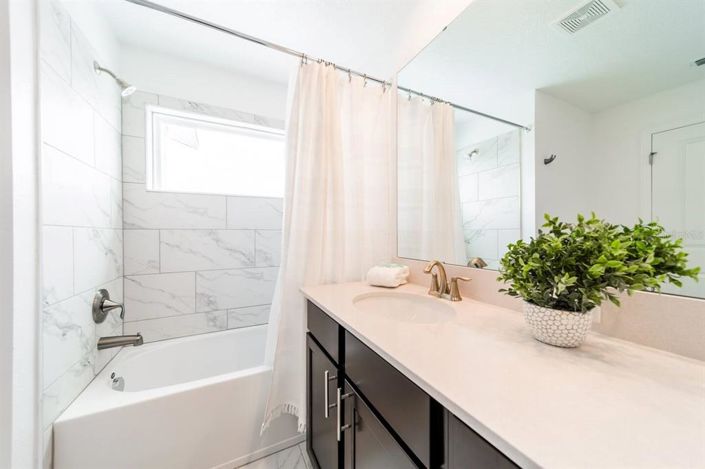 Image No.2-4 Bed Townhouse for sale