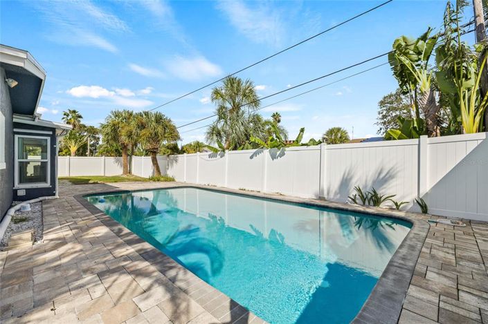 Image No.10-3 Bed Property for sale