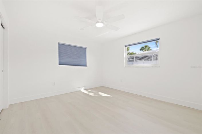 Image No.26-3 Bed Property for sale