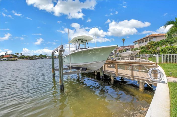 Image No.26-3 Bed Property for sale