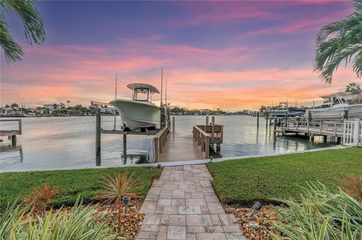 Image No.3-3 Bed Property for sale