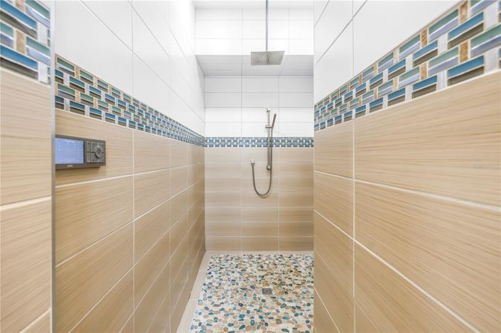 Image No.37-3 Bed Property for sale