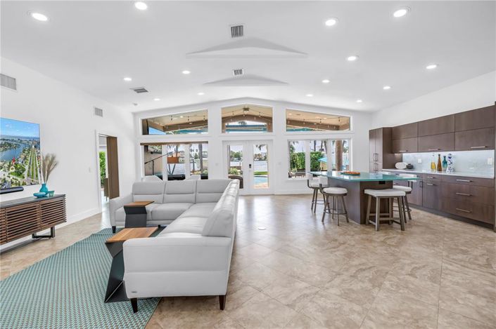 Image No.9-3 Bed Property for sale