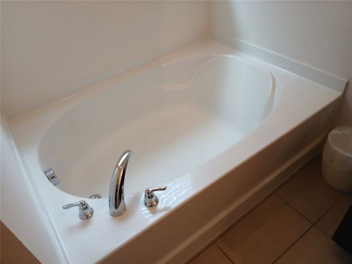 Image No.15-5 Bed Property for sale