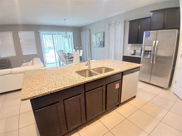 Image No.7-5 Bed Property for sale