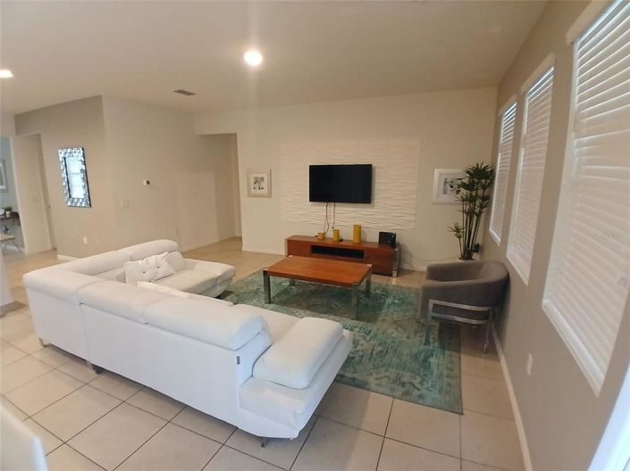 Image No.9-5 Bed Property for sale