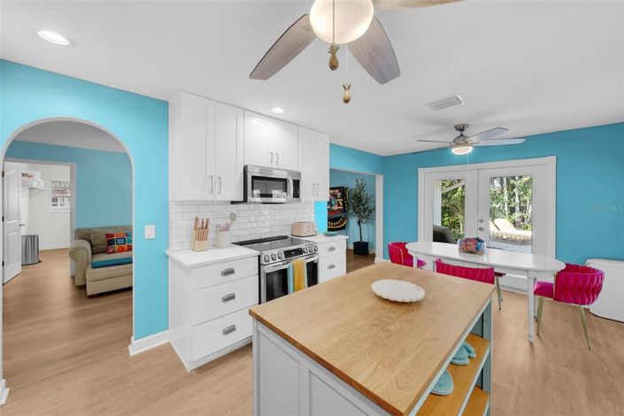 Image No.15-3 Bed Property for sale