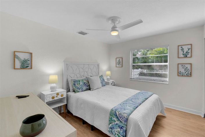 Image No.27-3 Bed Property for sale