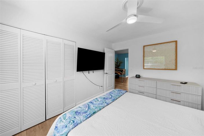 Image No.28-3 Bed Property for sale