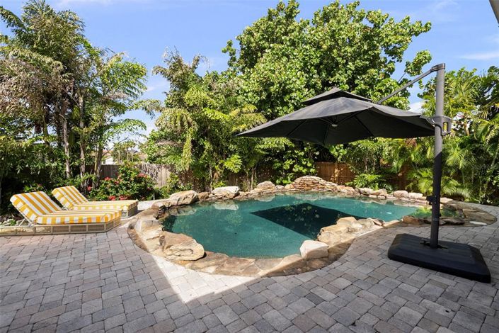 Image No.35-3 Bed Property for sale