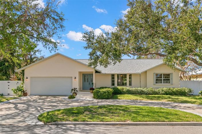 Image No.7-3 Bed Property for sale