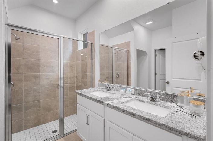 Image No.14-6 Bed Townhouse for sale