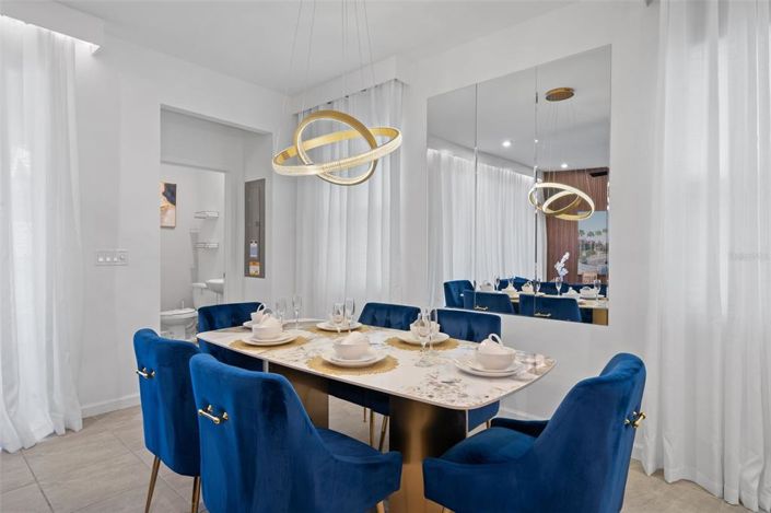 Image No.20-6 Bed Townhouse for sale