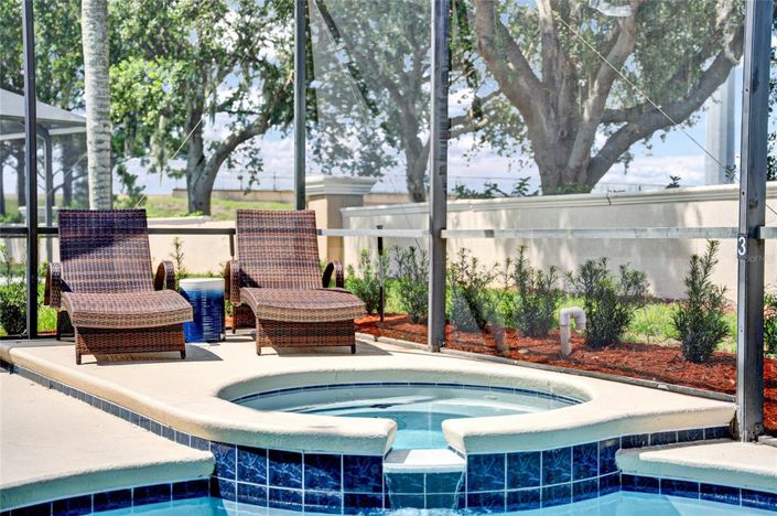 Image No.2-5 Bed Property for sale