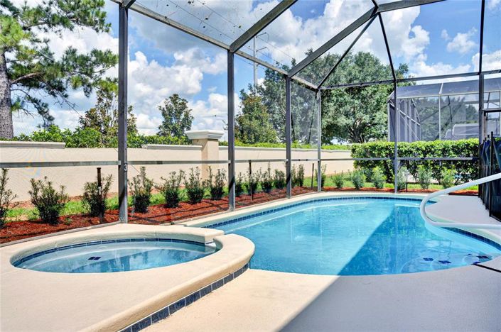 Image No.40-5 Bed Property for sale