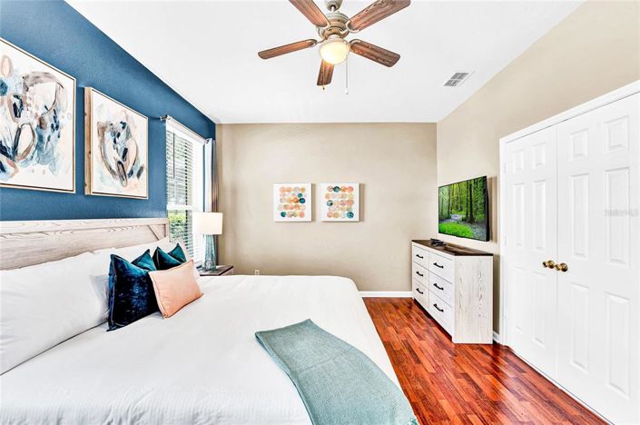 Image No.5-5 Bed Property for sale