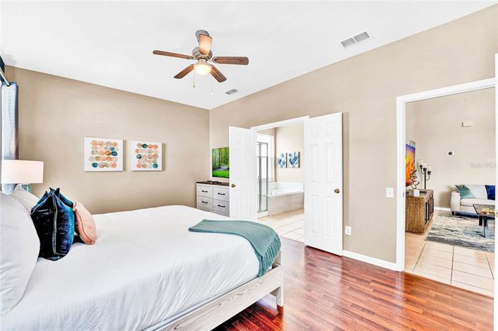 Image No.6-5 Bed Property for sale