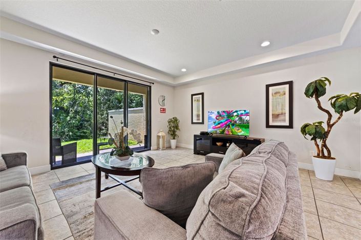 Image No.7-3 Bed Townhouse for sale