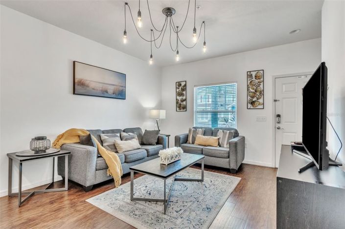 Image No.4-3 Bed Townhouse for sale