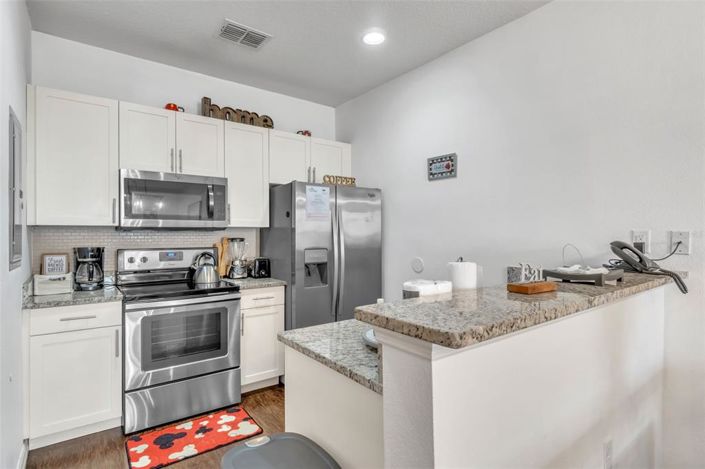 Image No.8-3 Bed Townhouse for sale