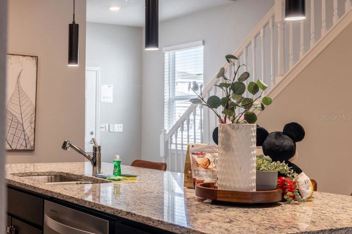 Image No.18-7 Bed Property for sale