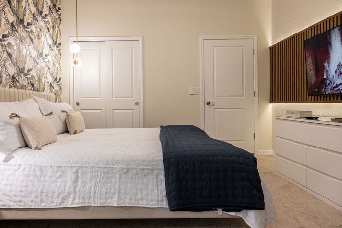 Image No.24-7 Bed Property for sale