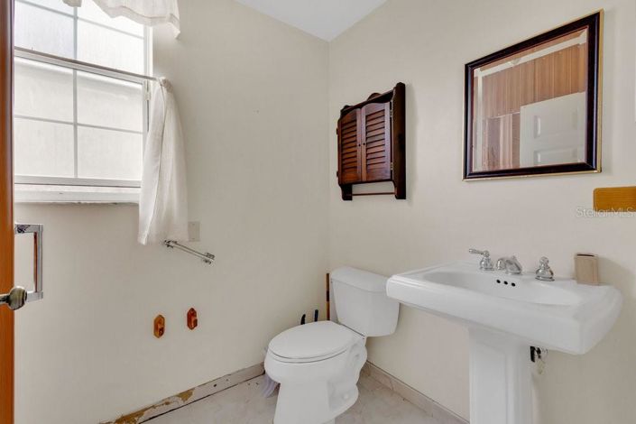 Image No.11-2 Bed Property for sale