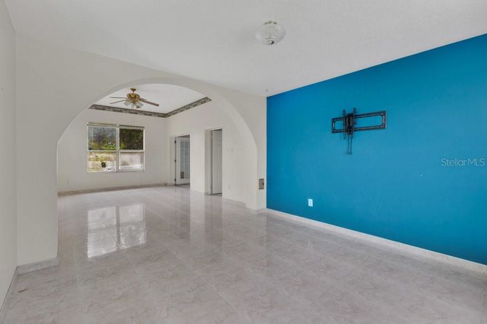 Image No.25-2 Bed Property for sale