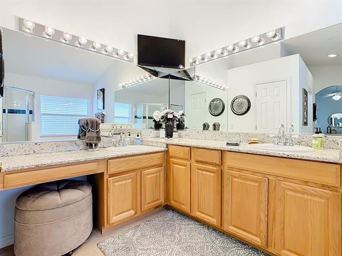 Image No.15-4 Bed Property for sale