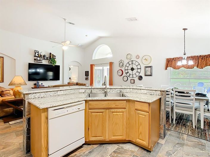 Image No.8-4 Bed Property for sale