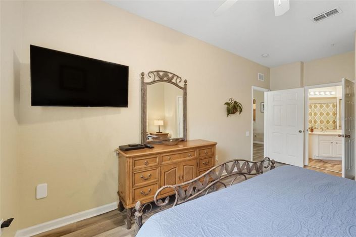 Image No.17-3 Bed Property for sale