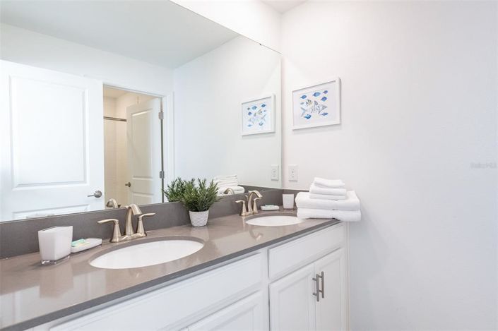 Image No.19-4 Bed Townhouse for sale