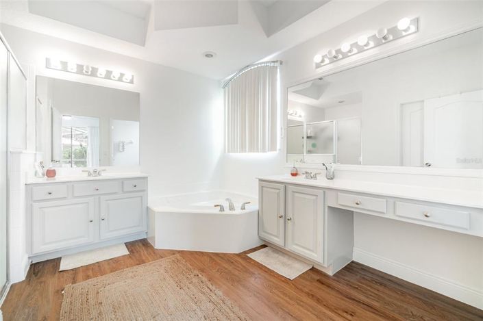 Image No.36-4 Bed Property for sale