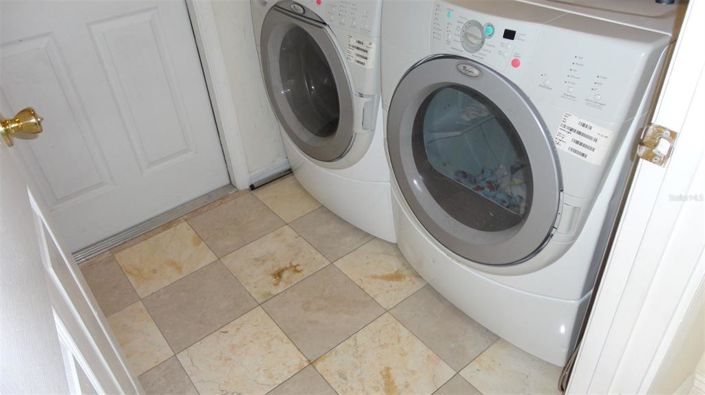 Image No.19-3 Bed Property for sale