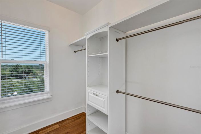 Image No.14-4 Bed Property for sale