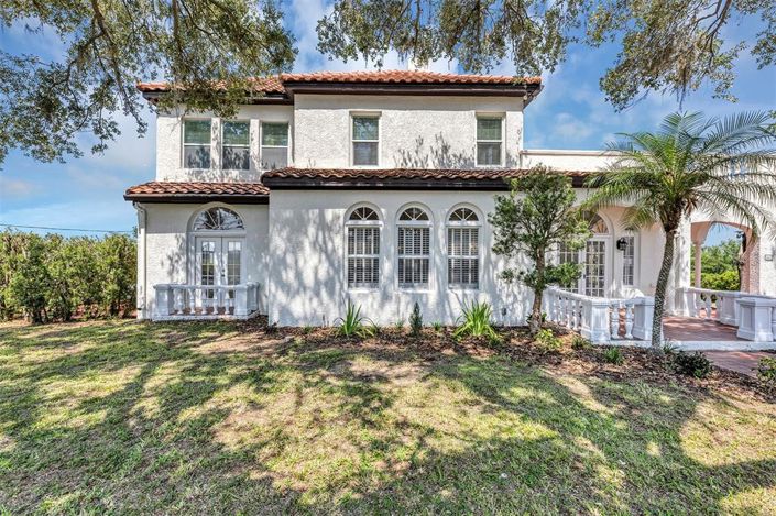 Image No.4-4 Bed Property for sale