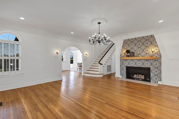 Image No.6-4 Bed Property for sale