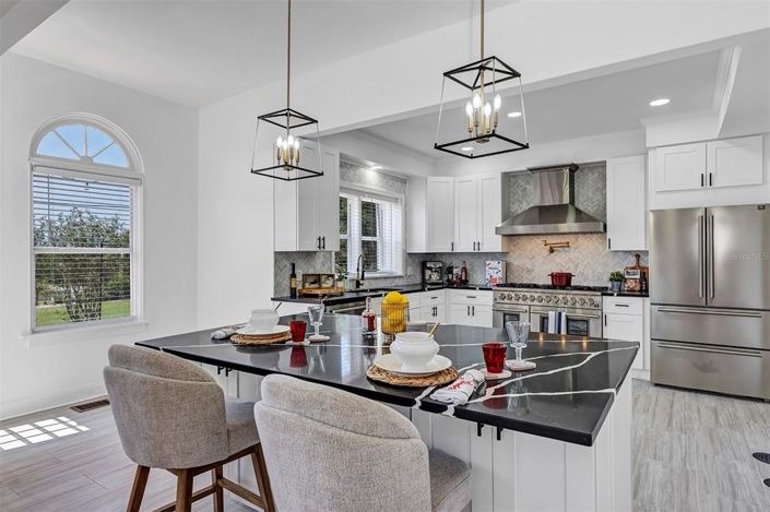 Image No.9-4 Bed Property for sale