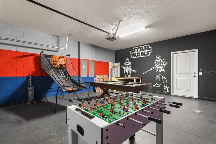 Image No.24-8 Bed Property for sale